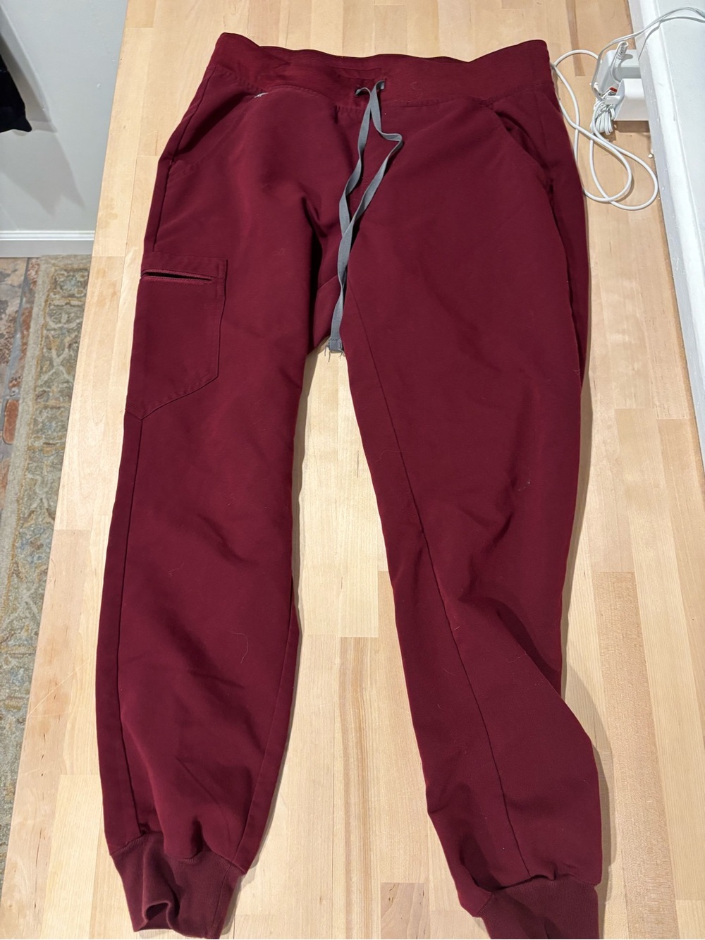 Figs women’s Maroon Zamora Jogger Pants
